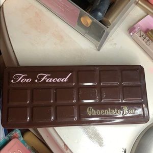 Too faced chocolate bar eyeshadow palette
